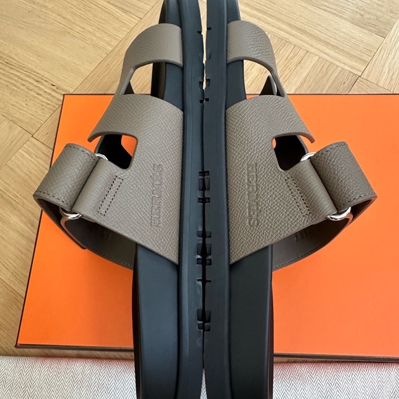 Hermes Chypre sandals in calfskin Women’s size 37 Etoupe - Picture 6 of 8